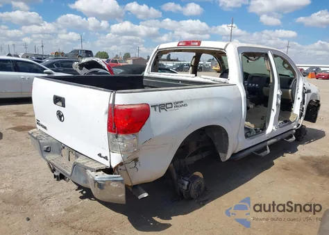 2010 Toyota Tundra Grade 5.7L V8 z USA, uszkodzony, nr VIN 5TFDW5F17AX129858
